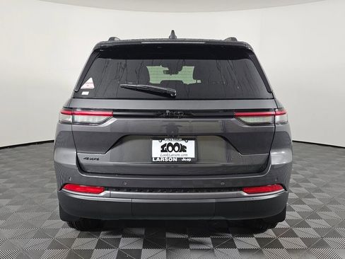 New 2026 Jeep Grand Cherokee Altitude image 4