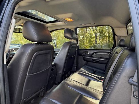 Used 2011 GMC Sierra 2500 Denali w/ Suspension Package, Off-Road image 26