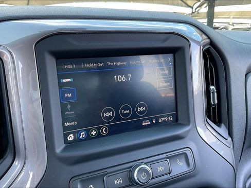 Used 2020 Chevrolet Silverado 1500 Custom w/ Custom Value Package AWD/4WD image 31