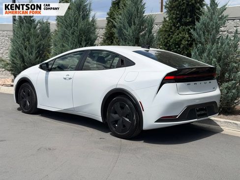 Used 2026 Toyota Prius LE FWD image 5