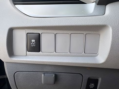 Used 2016 Toyota Sienna LE FWD image 22