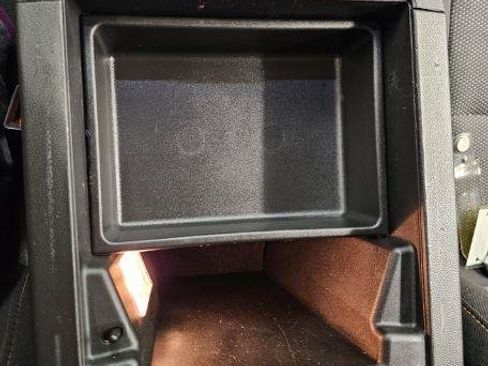 Used 2019 Chevrolet Traverse LT FWD image 25