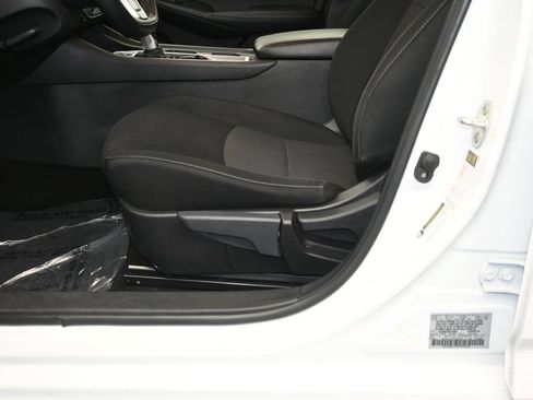 Used 2024 Nissan Sentra SV FWD image 21