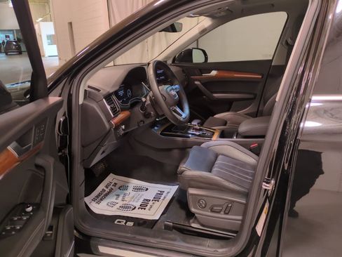 Used 2021 Audi Q5 Prestige w/ Prestige Package image 16