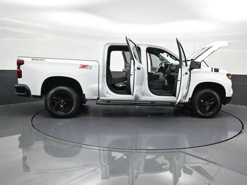 Used 2025 Chevrolet Silverado 1500 Custom Trail Boss AWD/4WD image 34