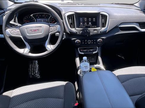 Used 2023 GMC Terrain SLE w/ Driver Convenience Package FWD image 14