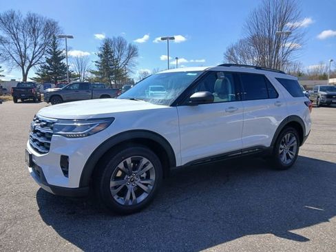 New 2026 Ford Explorer Active AWD/4WD image 3