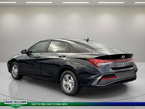 Used 2024 Hyundai Elantra SE image 6