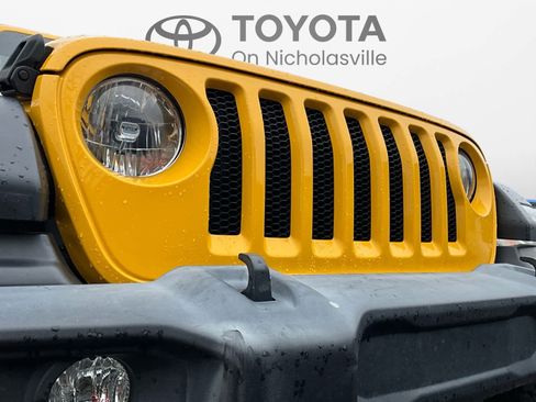 Used 2019 Jeep Wrangler Unlimited Sport image 10