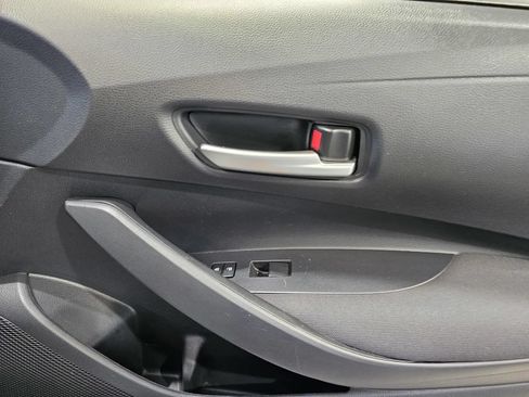 Used 2021 Toyota Corolla LE w/ Carpet Mat Package (TMS) FWD image 6