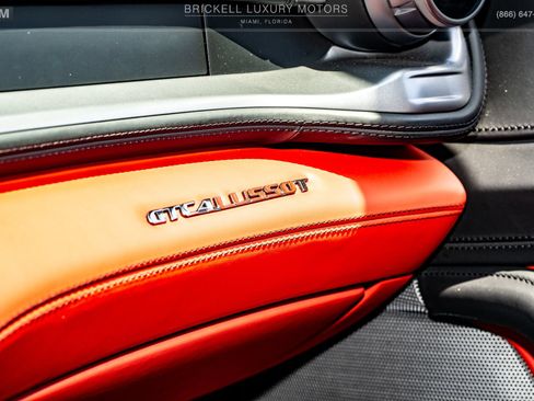 Used 2018 Ferrari GTC4Lusso T RWD image 39