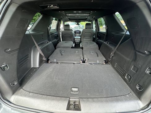 Used 2023 Chevrolet Traverse RS AWD/4WD image 47