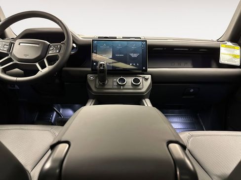 New 2026 Land Rover Defender 110 X-Dynamic SE image 11