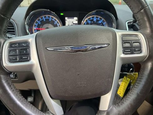 Used 2015 Chrysler Town & Country Touring-L w/ Trailer Tow Group image 13