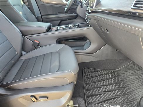 New 2026 Volkswagen Atlas SEL image 12