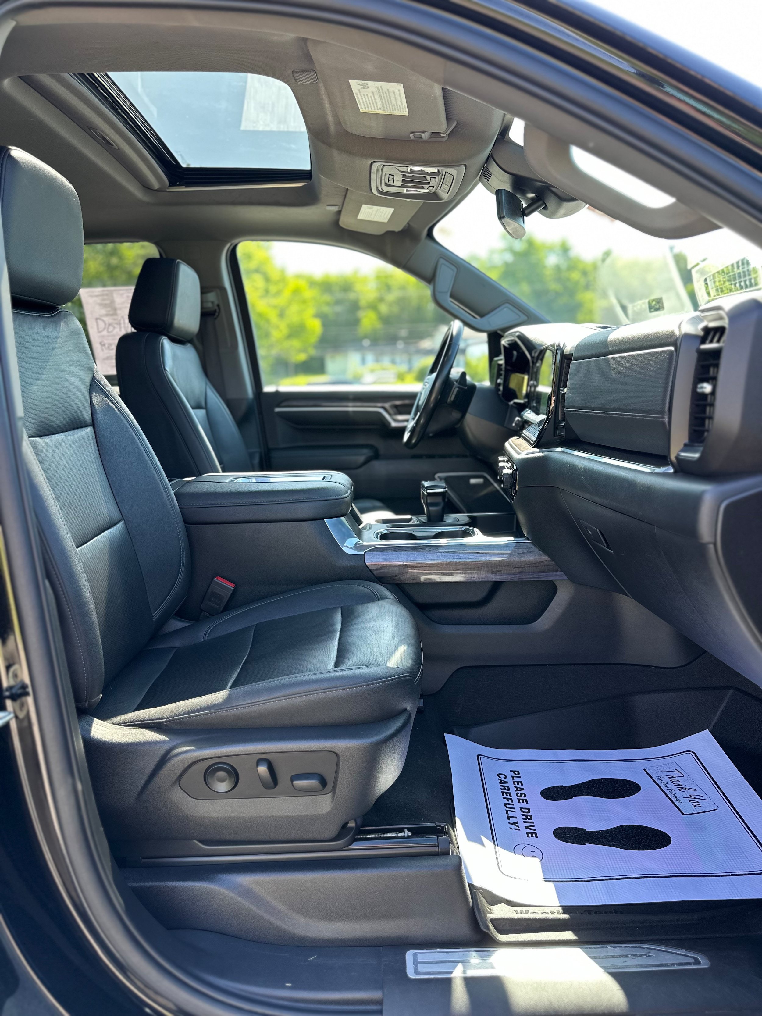 Used 2022 Chevrolet Silverado 1500 LTZ w/ LTZ Premium Package AWD/4WD image 24