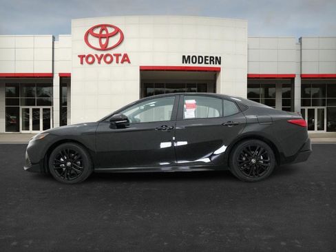 New 2026 Toyota Camry SE image 10