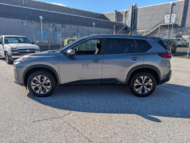 Used 2023 Nissan Rogue SV AWD/4WD image 2