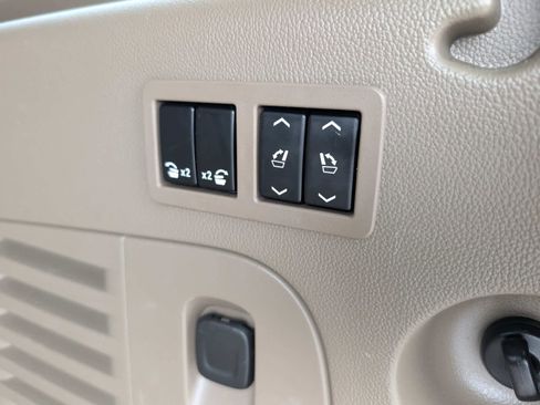 Used 2020 GMC Yukon XL SLT image 14