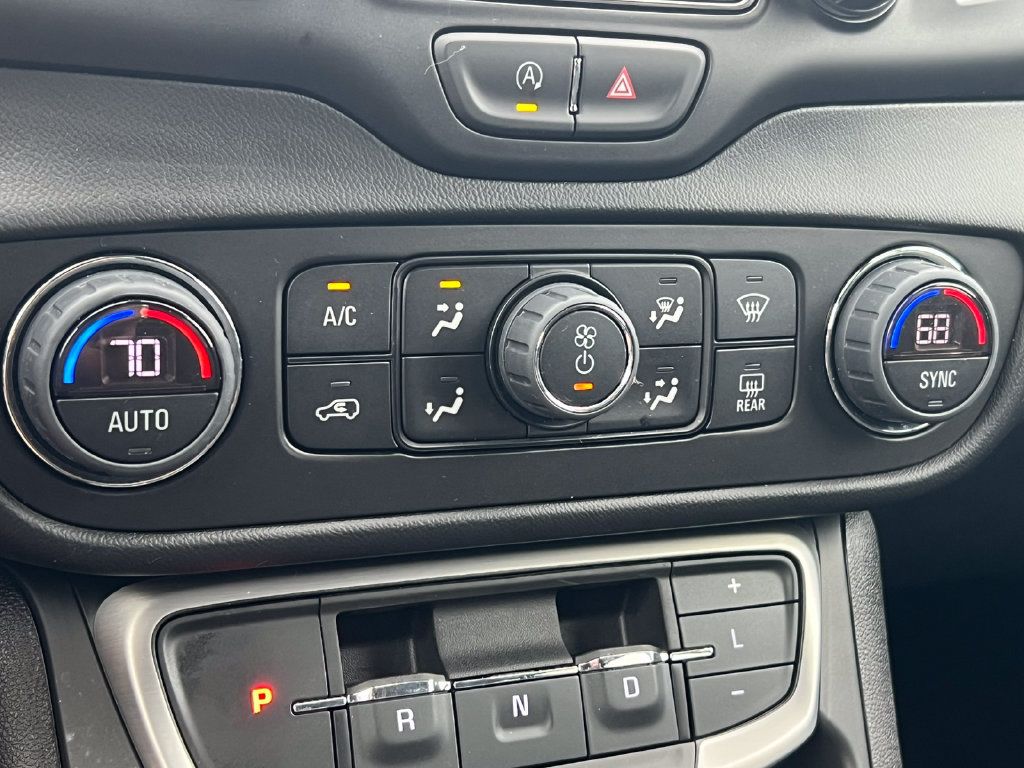 Used 2023 GMC Terrain SLE w/ Driver Convenience Package AWD/4WD image 25