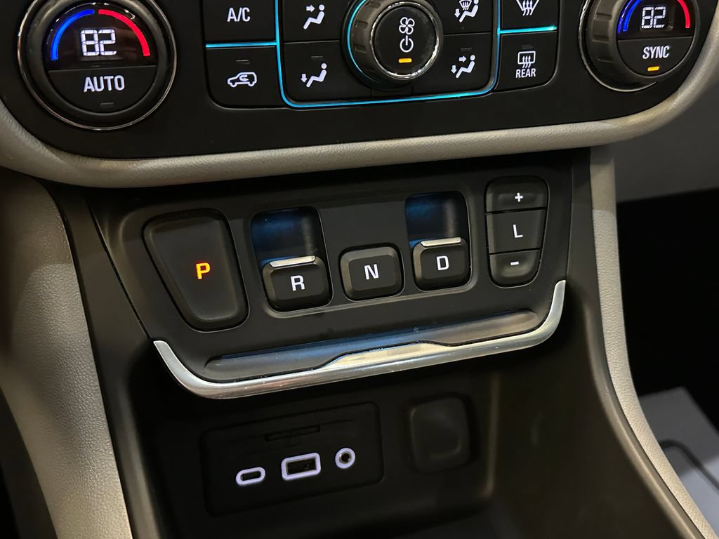 Used 2021 GMC Terrain SLT w/ Infotainment Package II AWD/4WD image 16