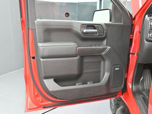 Used 2021 GMC Sierra 1500 AT4 w/ Technology Package AWD/4WD image 10