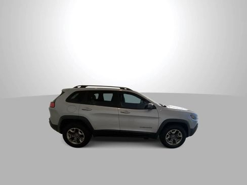 Used 2019 Jeep Cherokee Trailhawk w/ Cold Weather Group AWD/4WD image 9