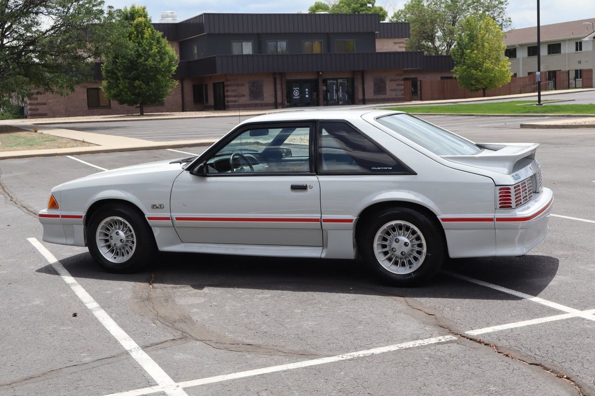 Used 1988 Ford Mustang GT RWD image 8