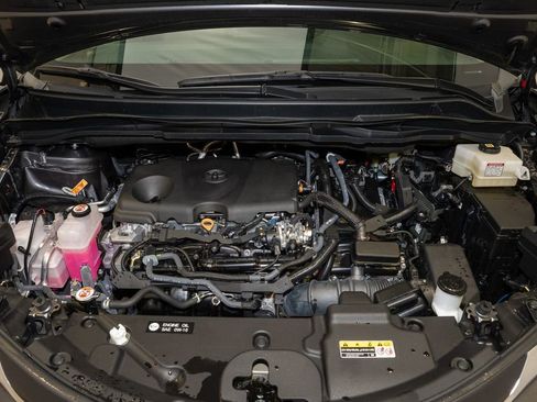 Used 2025 Toyota Sienna XLE image 22