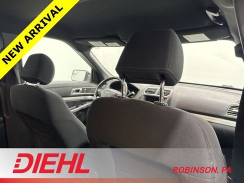 Used 2017 Ford Explorer XLT w/ Equipment Group 201A image 11