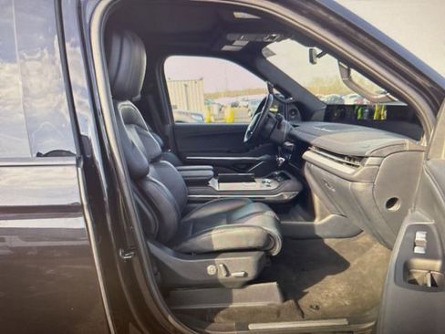 Used 2025 Lincoln Navigator L Reserve w/ Jet Appearance Package image 12