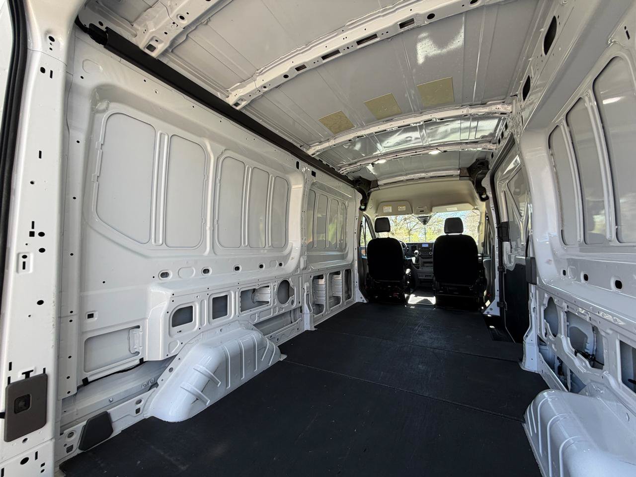 Used 2024 Ford Transit 250 148 Medium Roof Extended AWD image 17
