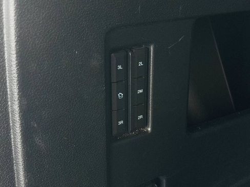 Used 2020 Ford Expedition XLT w/ Equipment Group 202A AWD/4WD image 9