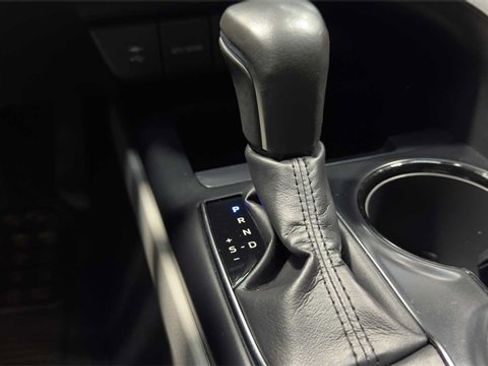 Used 2019 Toyota Camry SE image 18