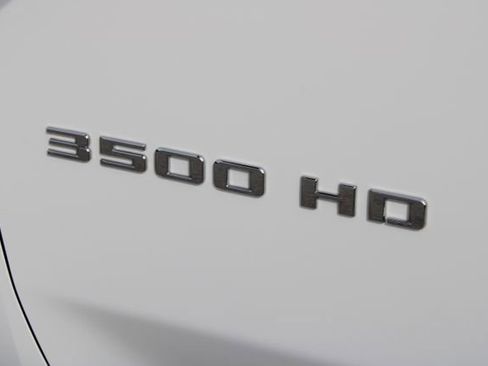 Used 2025 Chevrolet Silverado 3500 W/T image 18