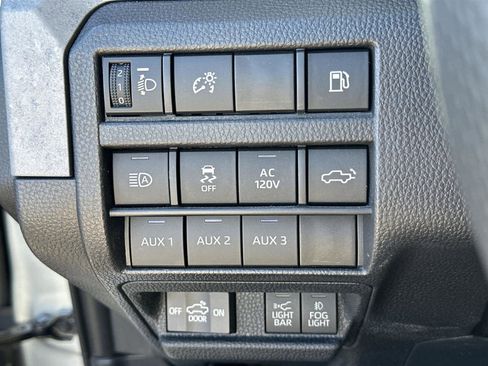 Used 2024 Toyota Tacoma 4x4 Double Cab Hybrid image 27