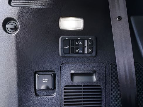 Used 2025 Lexus LX 600 4WD w/ Appearance Package image 41