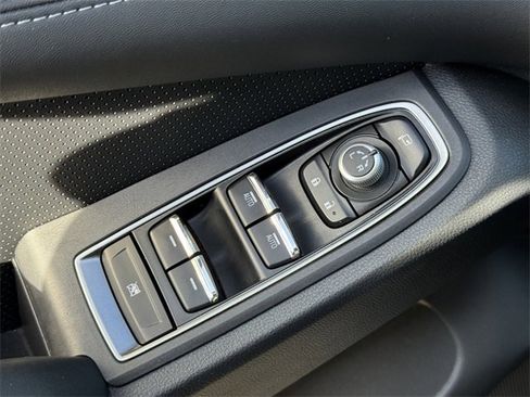 Used 2023 Subaru Ascent Limited w/ Technology Package image 14