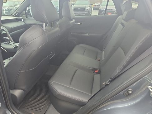 Used 2024 Toyota Venza Limited image 12