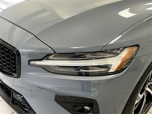Certified 2024 Volvo S60 B5 Plus image 7
