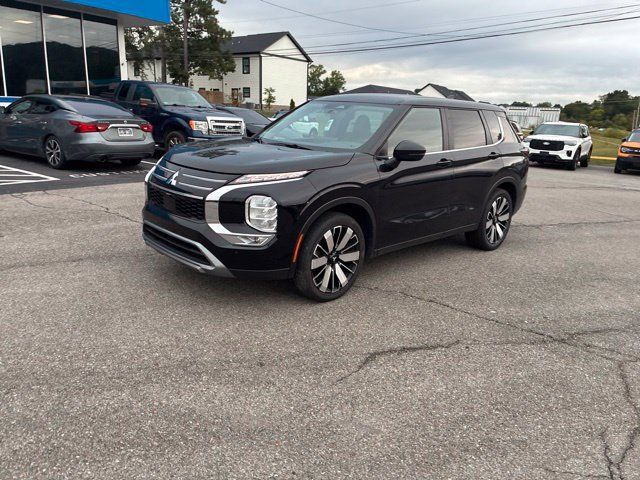 Used 2025 Mitsubishi Outlander SE FWD image 8