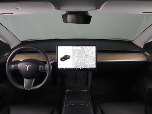 Used 2023 Tesla Model 3 image 3