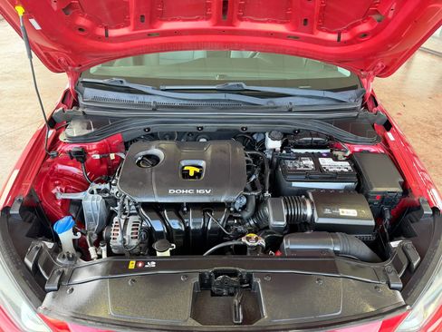 Used 2017 Hyundai Elantra SE FWD image 24