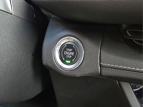 Used 2023 Buick Envision Preferred image 31