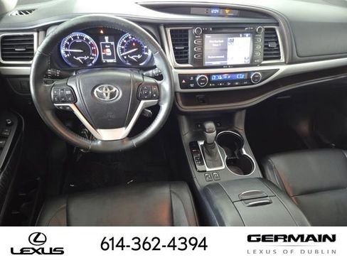 Used 2014 Toyota Highlander XLE AWD/4WD image 16