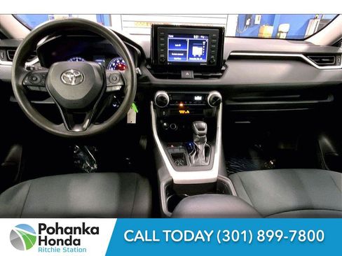 Used 2021 Toyota RAV4 LE image 16
