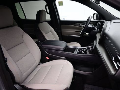 Used 2025 Chevrolet Traverse LT AWD/4WD image 10