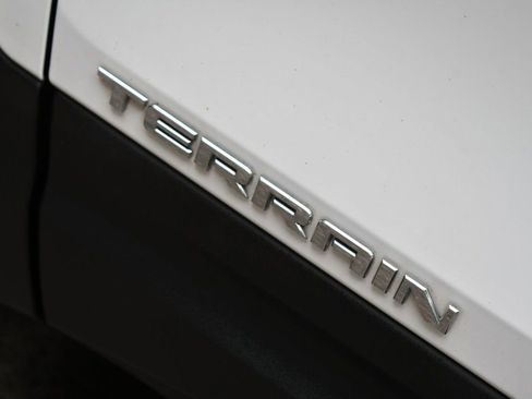 Used 2019 GMC Terrain SLT image 17