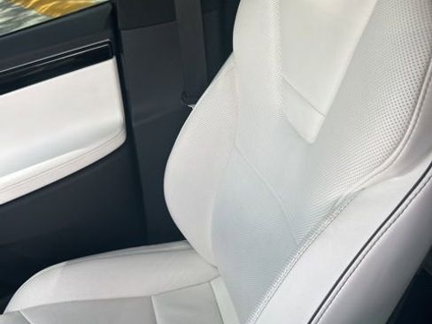 Used 2017 Tesla Model X 90D AWD/4WD image 4