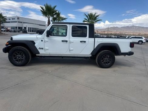Certified 2025 Jeep Gladiator Sport AWD/4WD image 2